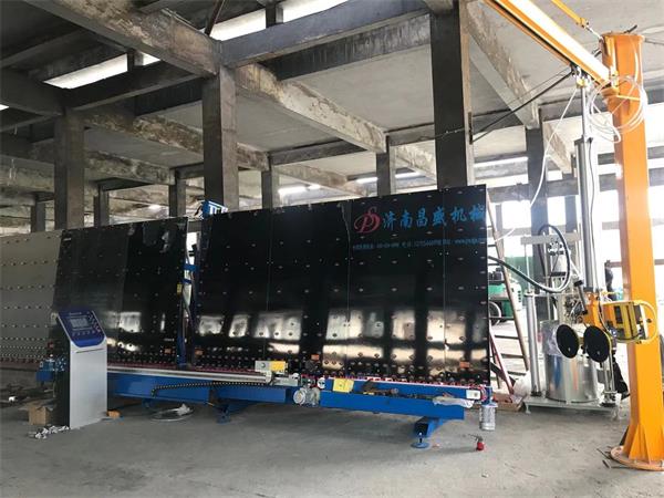 自動丁基膠涂布機與普通的丁基膠涂布機有什么顯著的差別?